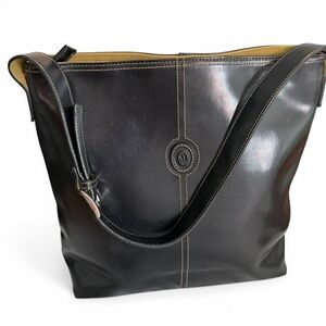 Mondani New York Black Bucket Bag